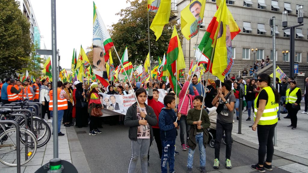 Jeden Montag Solidaritätsdemo FÜR Rojava